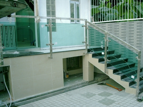 玻璃欄河